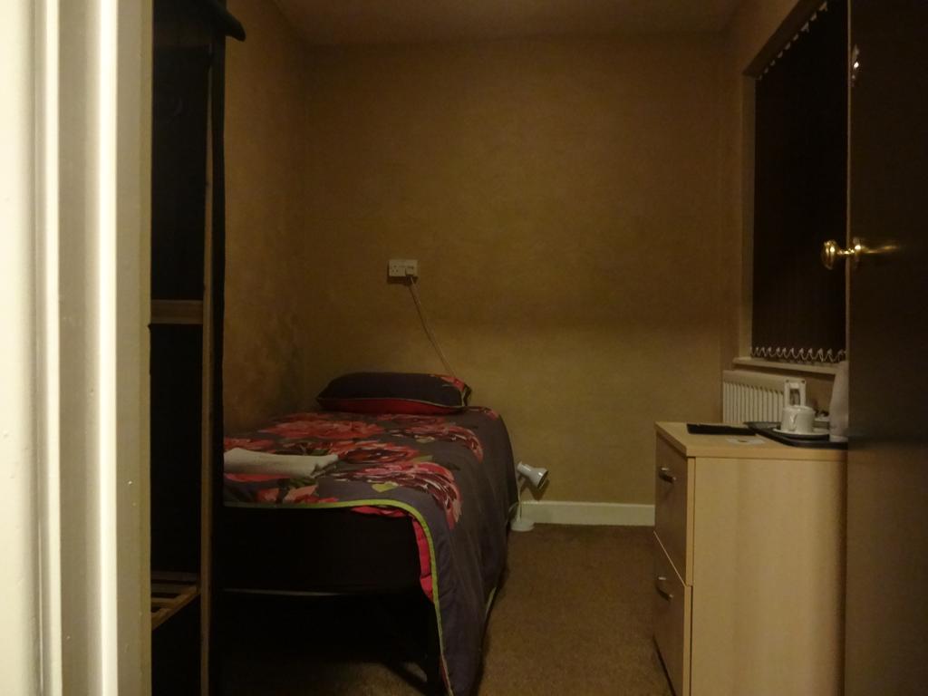 The Manor Hotel Nuneaton Room photo