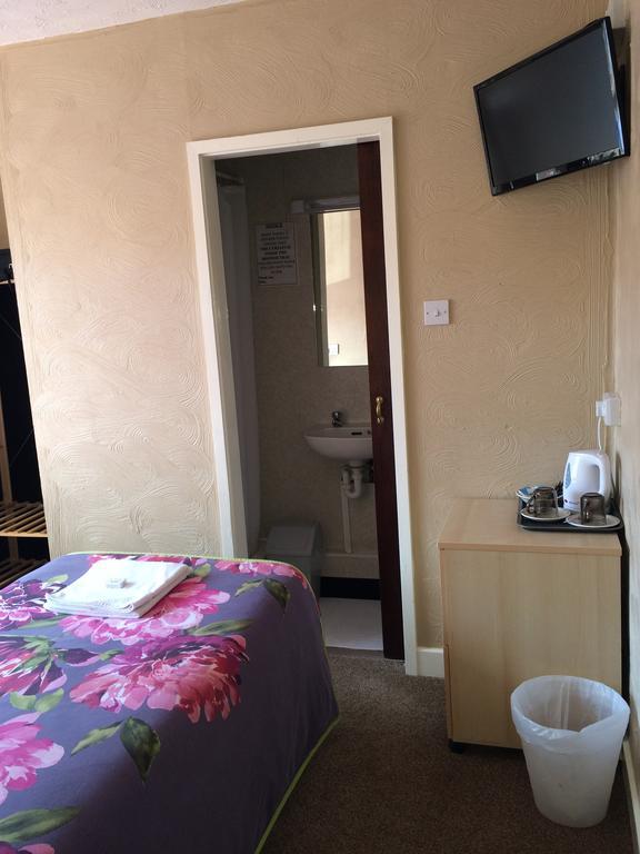 The Manor Hotel Nuneaton Room photo