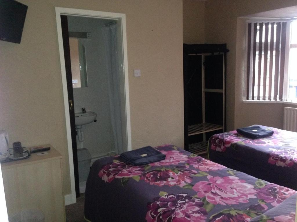 The Manor Hotel Nuneaton Room photo